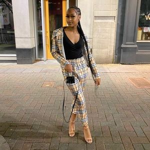 Meet your Posher, Zeynia